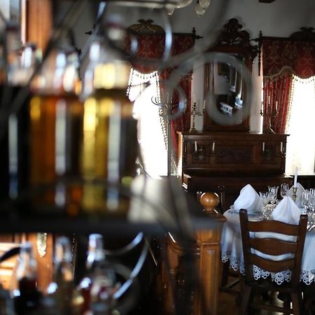 Antique House Hotel ドゥブノ エクステリア 写真