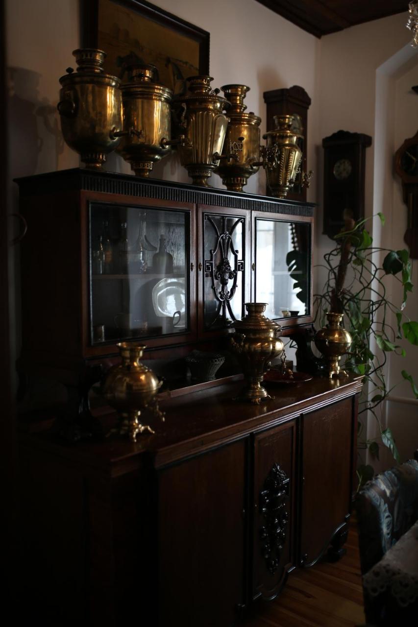 Antique House Hotel ドゥブノ エクステリア 写真